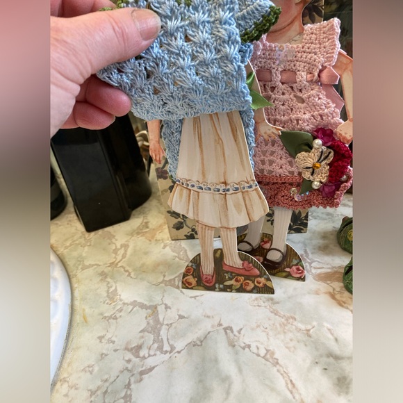 2 Paper Dolls Crochet Clothes Hats Stands Christmas Ornaments Wayne M. Kolenski - Picture 13 of 16